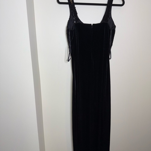 Rimini Vintage Black Elegant Black Tie Velvet Maxi Dress with Silver Sequin - Picture 5 of 5